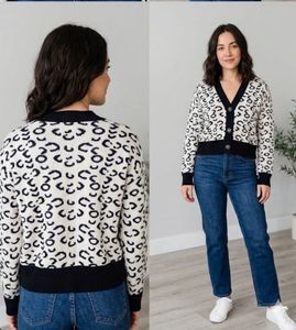 Lightweight Monochrome Leopard Top (Cropped Fit)