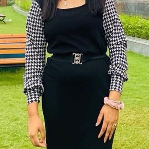Chic Houndstooth Sleeve Black Dress