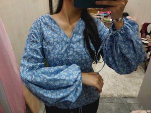 Blue Floral balloon Sleeve Top