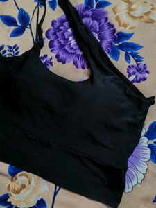 Stylish Black One-Shoulder Sports Bra