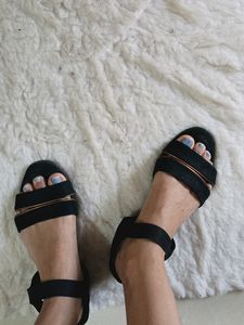 Chic Black Suede Strappy Sandals
