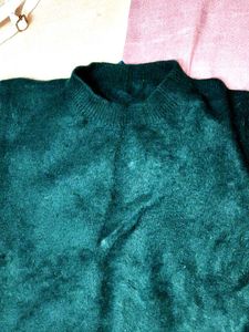 green soft top woolen