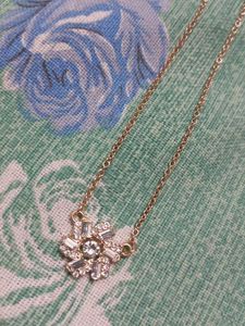 Delicate Flower Pendant Necklace