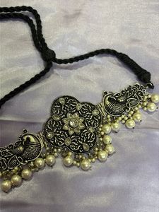 Peacock Pearl Choker Necklace
