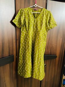 Saaki Dress
