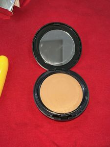 branded Renee HD 3-in-1 Foundation &amp; Matte Lipstic