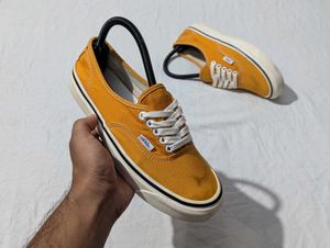 Vans "Authentic" Mustard Yellow Sneakers