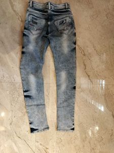 Stylish Acid Wash Jeans with Patches