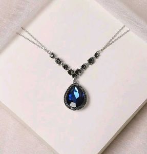 Stunning Blue Teardrop Pendant Necklace