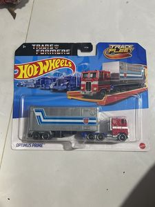 Optimus prime hotwheels