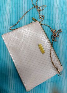 Beige Color Sling Bag👜