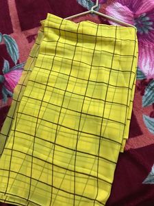 Yellow Chiffon Saree With Unstitched Blouse