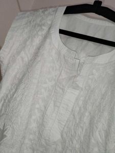 Elegant Off-white Chikankari Kurta