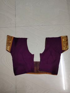 Very Pretty Pattu Saree With Blouse