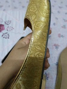 Men's Golden Brocade Ethnic Footwear