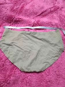 Comfortable Seamless Briefs
