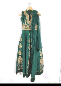 Elegant Emerald Green gown dupata