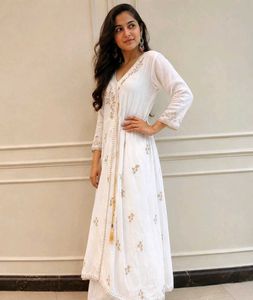 Elegant White Embroidered Kurta Set