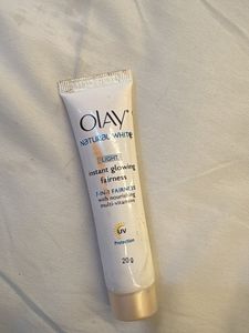 olay natural white glowing fairness