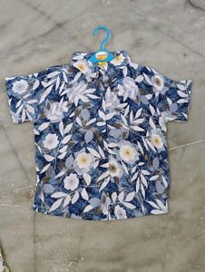 women's Blue Floral Short Sleeve Shirt