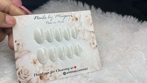 Elegant White Press-On Nails