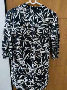 Chic Floral Print V-Neck Blouse
