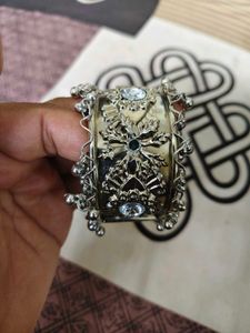 Exquisite Silver Bangle with Rhinestones