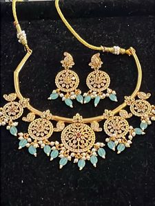 beautiful hasli pattern pearl stone set