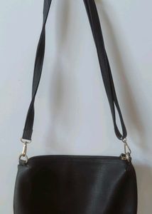 Chic Black Textured Crossbody Bag