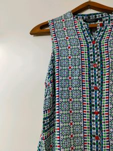 Sleeveless Multicolour Kurta (S) 💙❤️