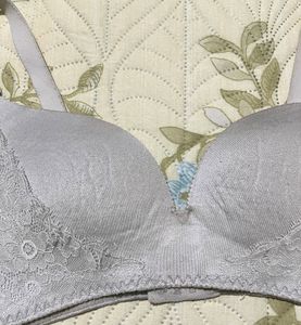 Comfortable Lace Trimmed Bra