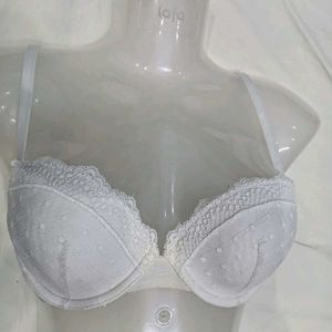 🪔 Elegant White Lace Trim Bra