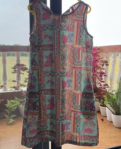 Vibrant print Sleeveless Dress with pock