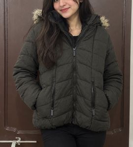 Stylish Padded Jacket with Fur Hood