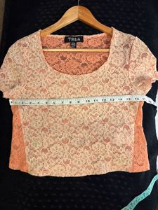 Chic Lace Crop Top
