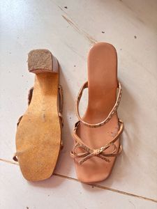 Stylish Women's Heels with Bow Detail