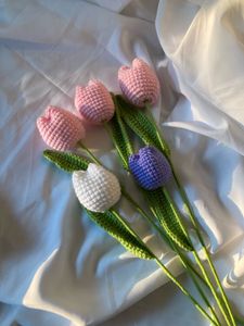 Crochet Tulips With Leaf