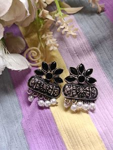 Exquisite Black Stone Dangle Earrings