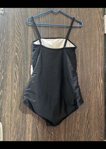 Stylish Black &amp; White One-Piece Swimsuit