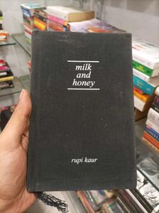 Milk and Honey by Rupi Kaur (Hardcover)