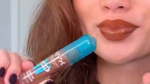 NYX Professional Makeup Lip IV Hydrating Gloss Ser