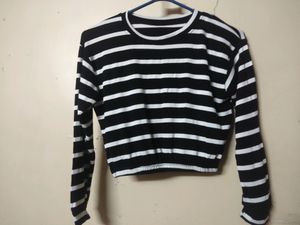 Fitted Black And White Striped Top