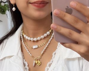 Chic Gold Chain Necklace with Pearl Accent