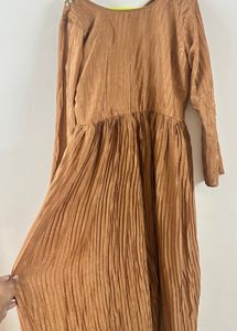 Elegant Gold Embroidered Kurta Set XL Size