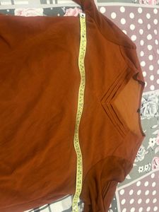 Chic Rust-Colored V-Neck Blouse