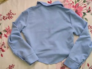 Savana office siren fitted cropped shirt
