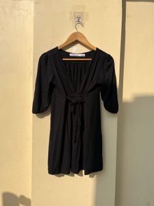 Chic Black V-Neck Tie-Waist Top