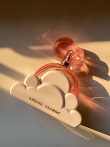 Ariana Grande Cloud Pink Perfume