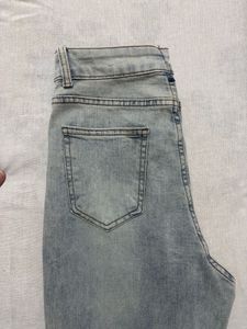 light wash  straight leg jeans for women
