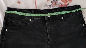 thrifted vintage y2k black denim shorts